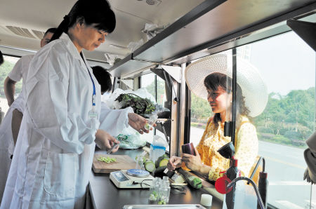 挑選食品安全檢測車廠家，需要注意這3點